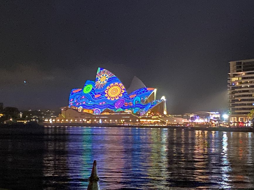 Lighting of the Opera House in the evening