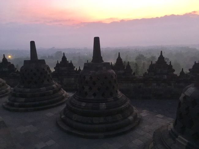 Sonnenaufgang am Borobudur Tempel, Yogyakarta