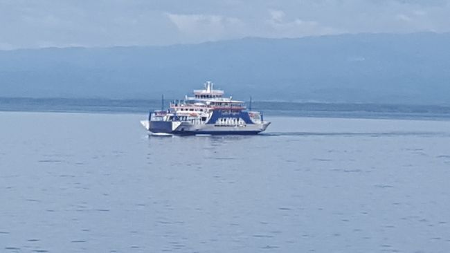 Ferry in the opposite direction