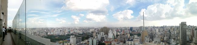 Aussicht vom Farol Santander über die unzähligen Hochhäuser São Paulos