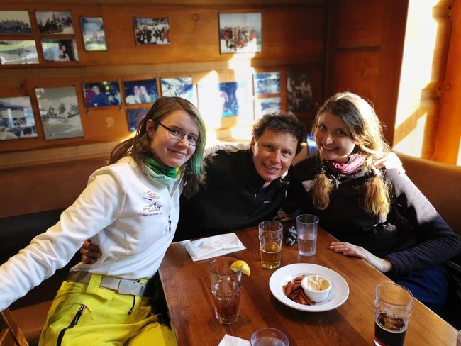 Dusty's: Glückliche Skifahrer mit Yam-Fries :p