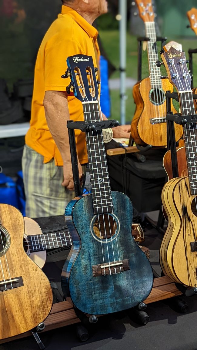 My Hawaiian ukulele 😍🧡💛💜