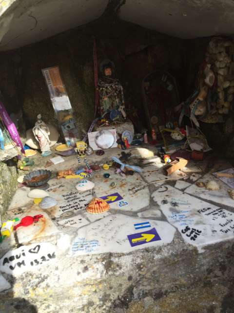 little pilgrim shrine - there are even candies 