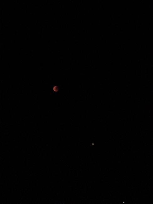 Blood moon with Mars