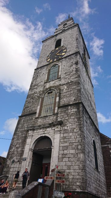 St. Anne's - den Glockenturm kann man besichtigen und sogar selber die Glocken spielen