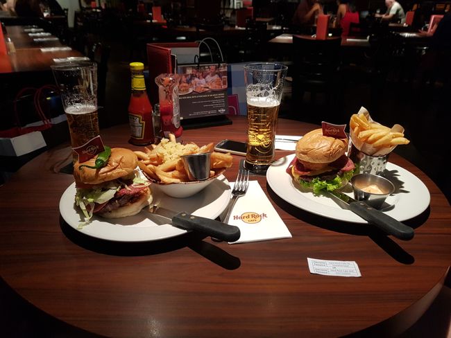 Letzter Abend: Bier und Burger im Hard Rock Cafe... Man muss sich auch mal was gönnen ;-)