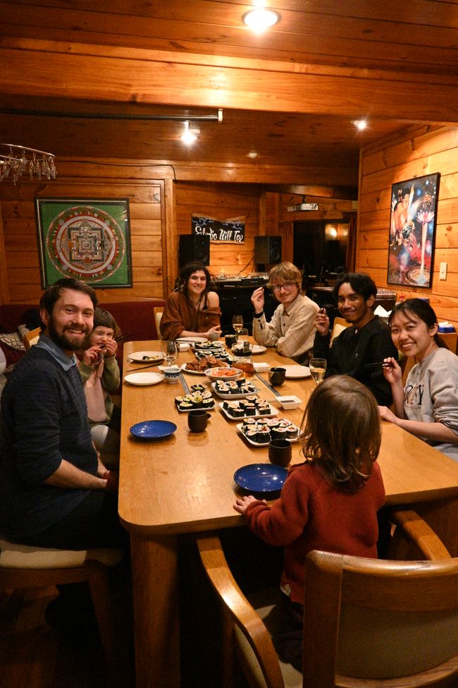 Sushi-Party mit Miki, Amin, Nikolas und Salo