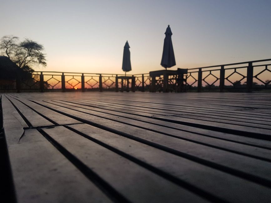 Sunset Deck am Cubango River