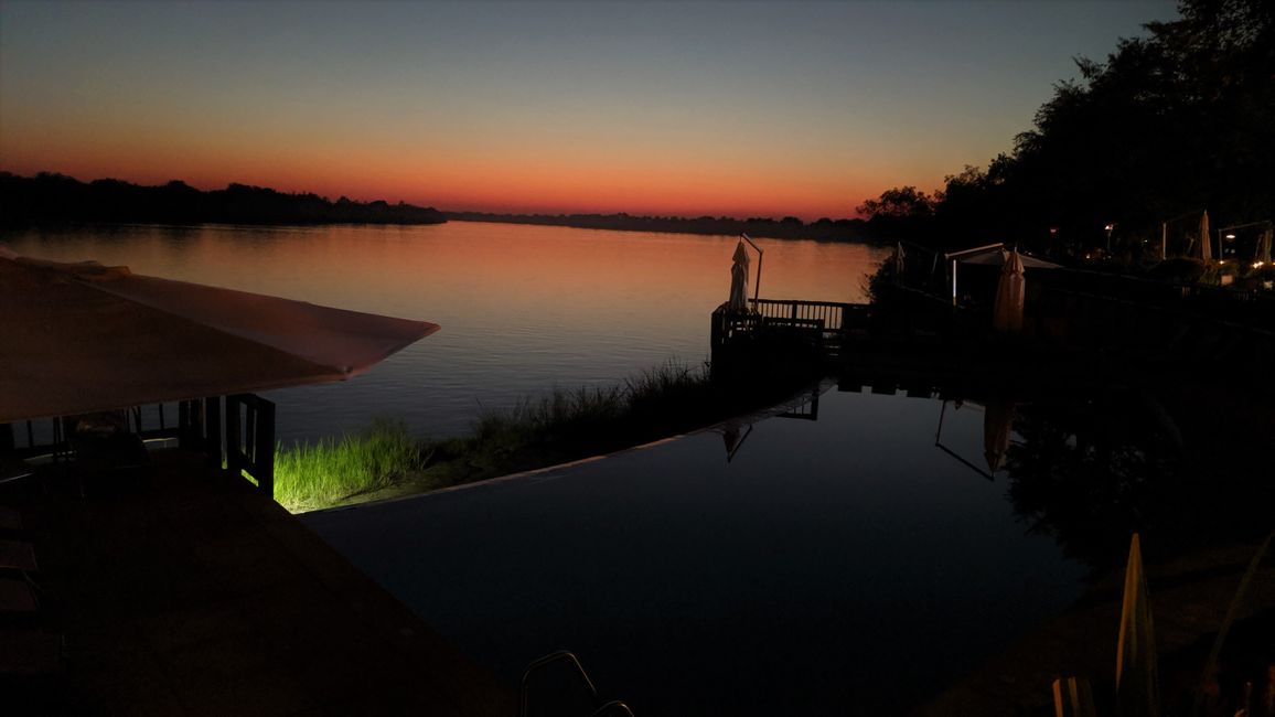 Jour 4 : Chutes Victoria / Zambie et croisière au coucher du soleil sur le Zambèze