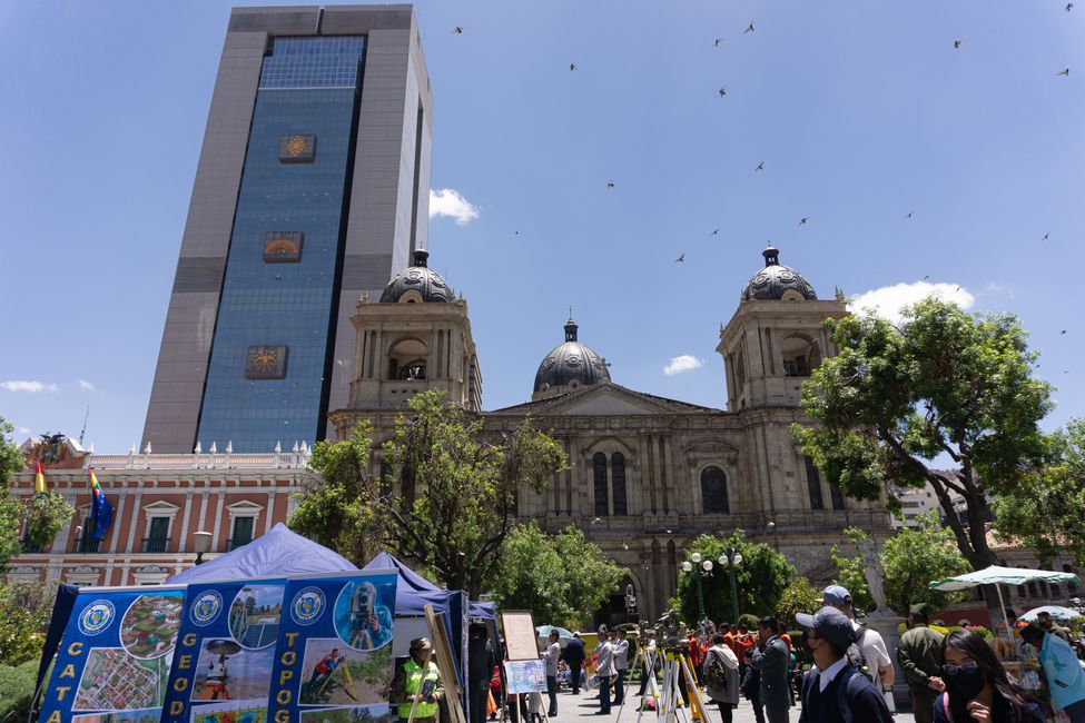 Reality of long-term travelers in La Paz, Bolivia