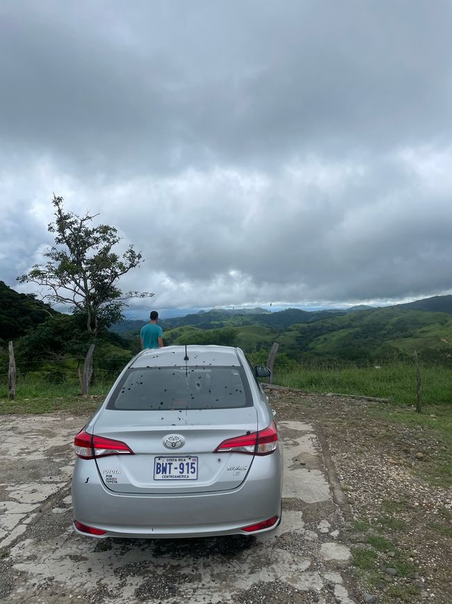 Gravel road to Monteverde, here an easy-to-drive section