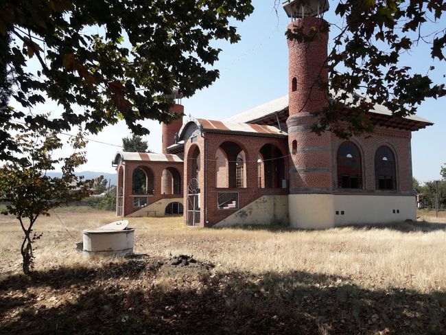 Mosque in Kergelan
