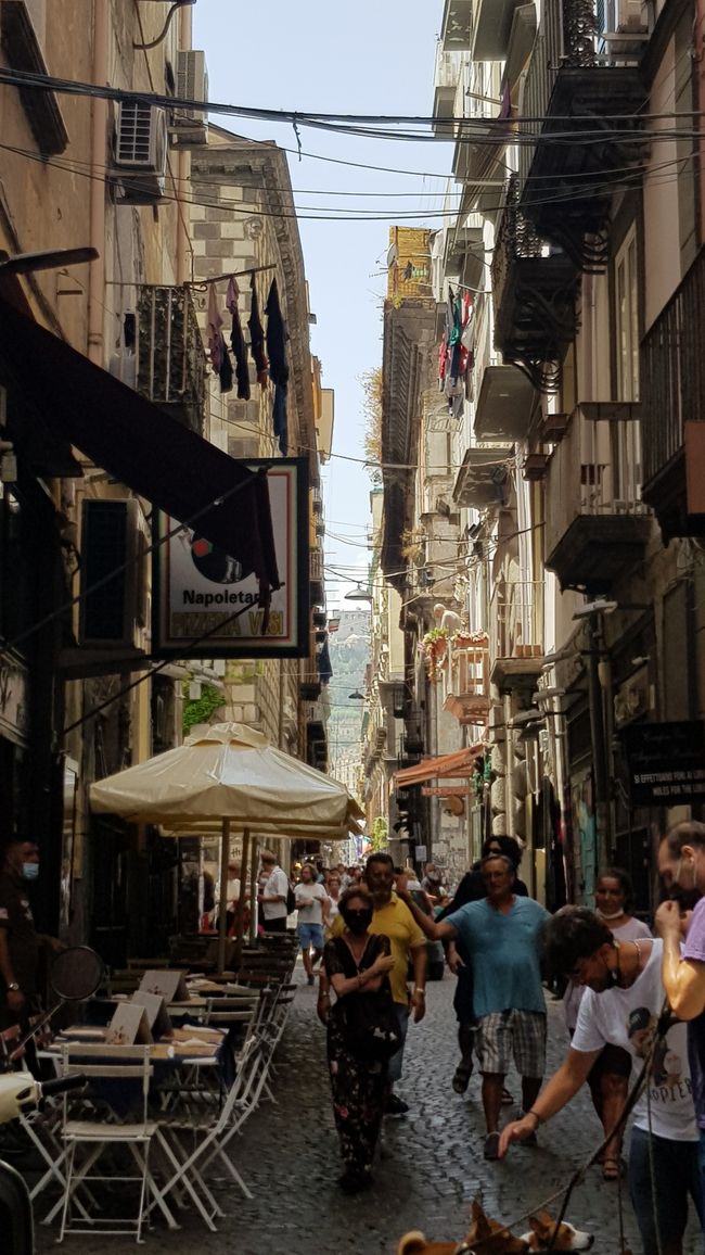 Naples - okusinga ku pizza margherita yokka (26th stop)