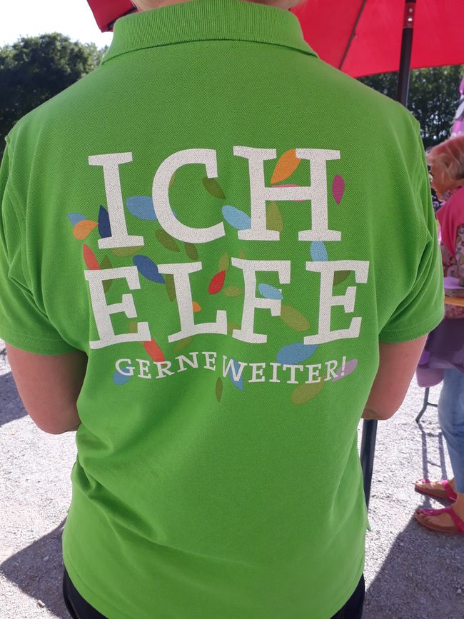 (H)elfer*innen-T-Shirt. Gelungen