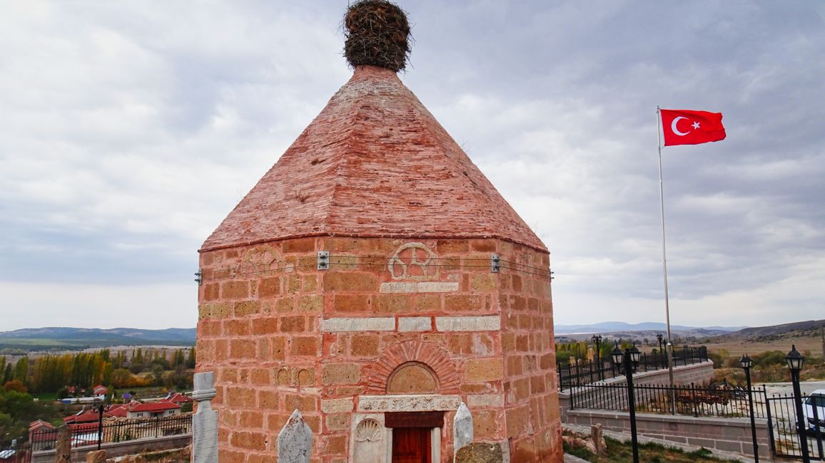 The dome grave of Kümbet
