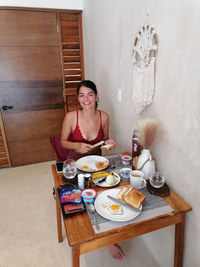 Frühstück im neuen Airbnb