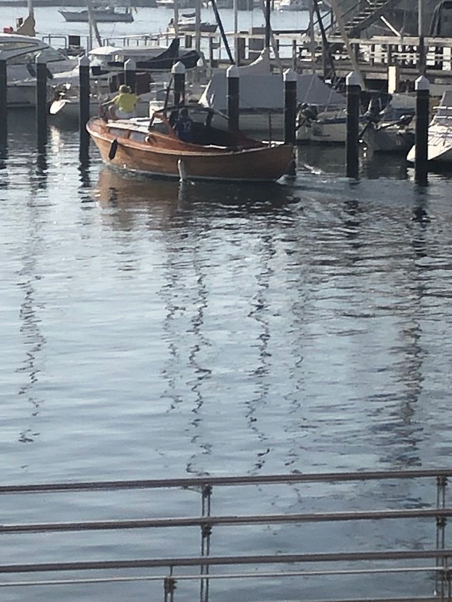 If you look closely, the boat "pebbles" in the harbor