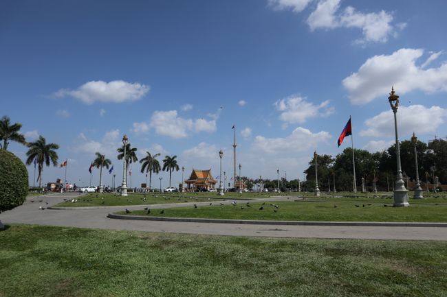 The park in front of the Royal Palace.