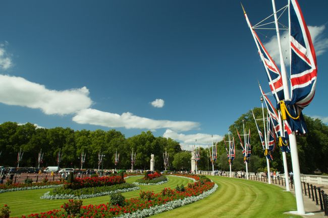 Gardens in front of Buckingham Palace
