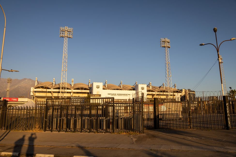 Das Stadion von Colo-Colo, dem Verein des Stadtteils. Der Fußball hat hier eine hohe, identitätsstiftende Bedeutung.