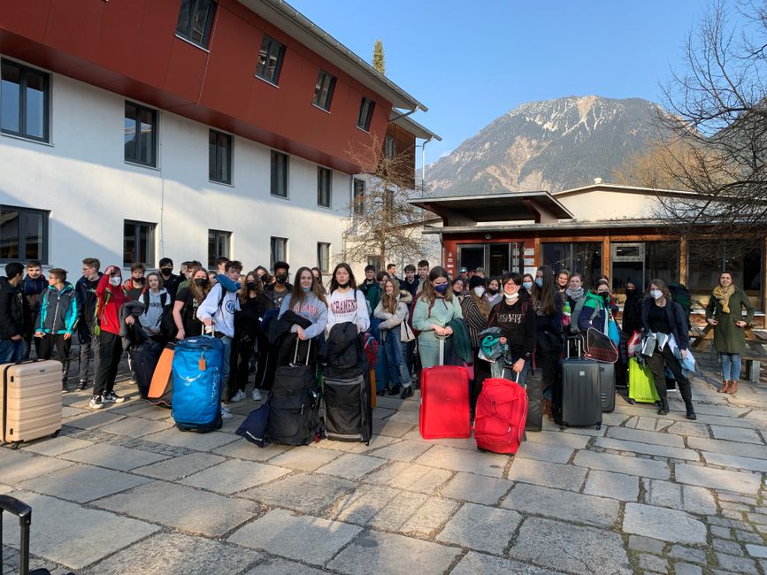 Llegada a nuestro elegante albergue juvenil