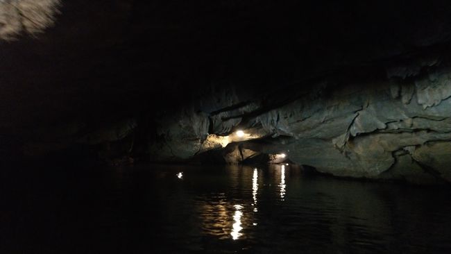 Die niedrigen Höhlen der Tour