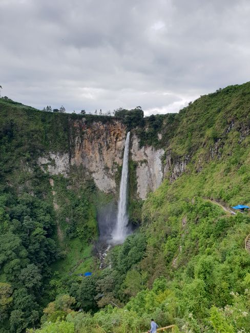 Zweitgrößter Wasserfall Sumatra (Air Terjun Sipiso Piso)