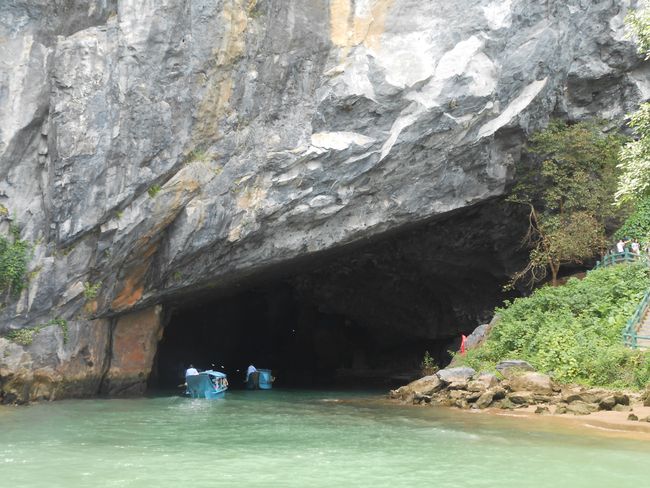 Der Eingang zur Phong Nha Cave