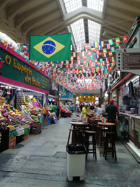 Mercado Municipal mit den verschiedensten Früchten zum Probieren