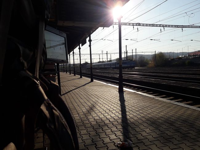 Warten auf den Zug nach Prag