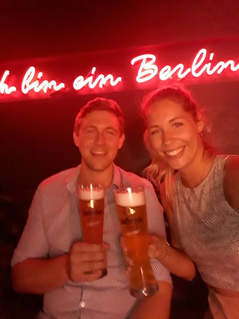 Laughed so much that I have stomach and cheek muscle soreness :D Haven't laughed so much and intensively in a long time - and I laugh a lot :-P With crystal wheat beer in Melbourne at the 'Berlin Bar'