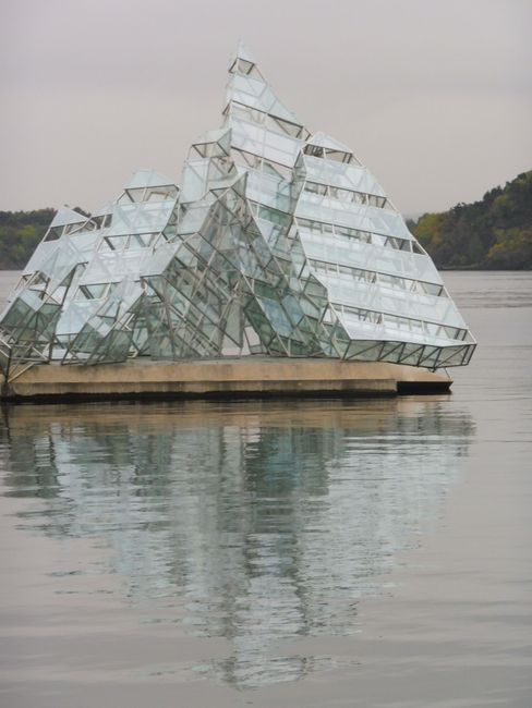 Iceberg-like structure next to the opera house