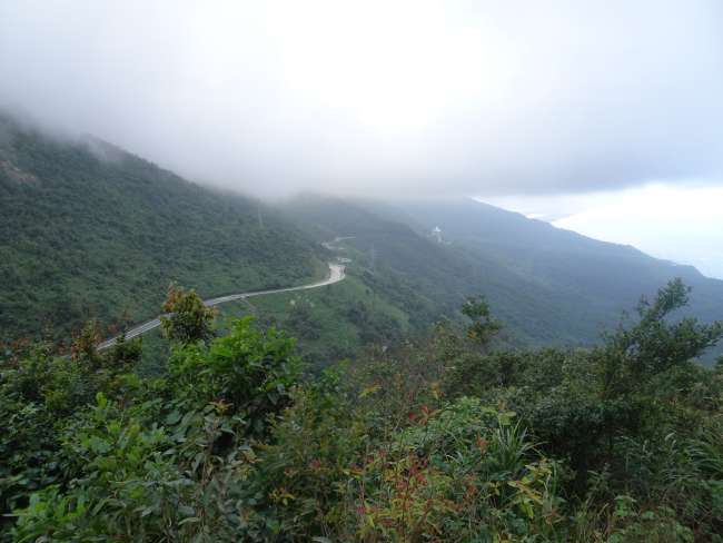 La norda flanko de Cloud Pass