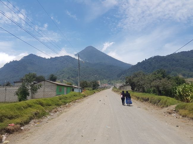 On the way to Santiaguito, with the Santa Maria volcano in the background