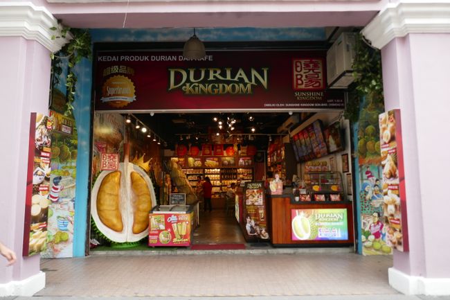 Durian - das ist DIE Lieblingsfrucht in Südostasien. Entweder man liebt sie oder man findet sie furchtbar...