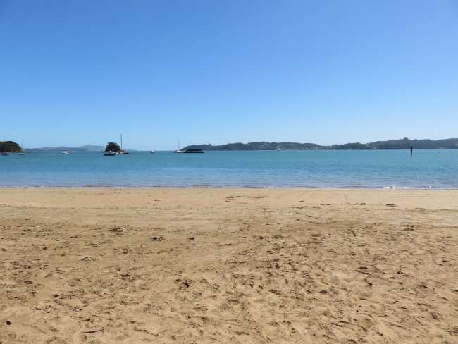View of Nelson from the beach in Paihia