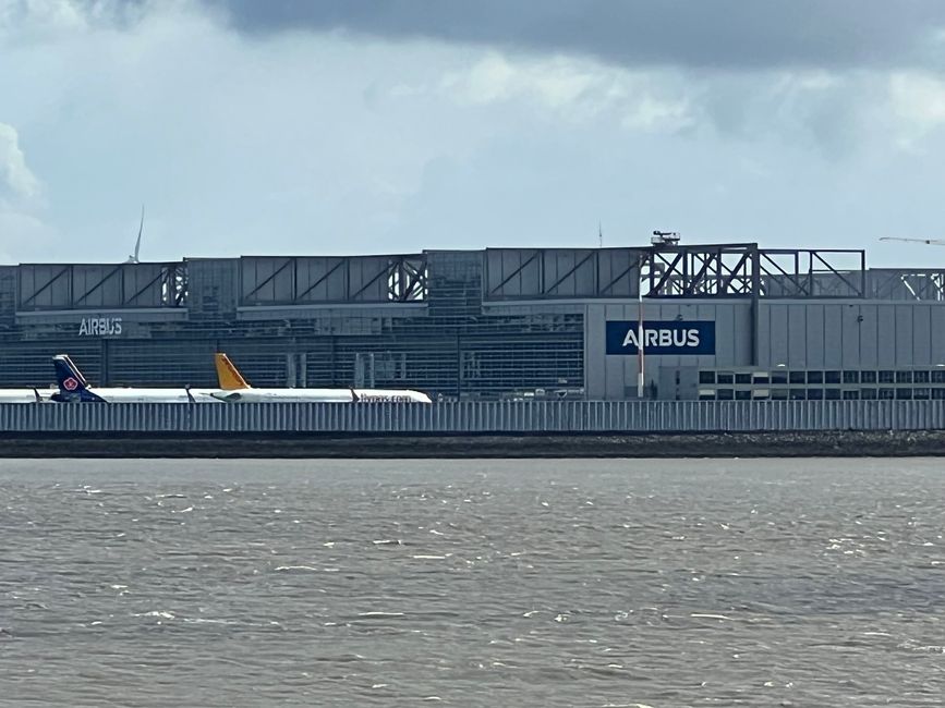 Airbus on the other side of the Elbe
