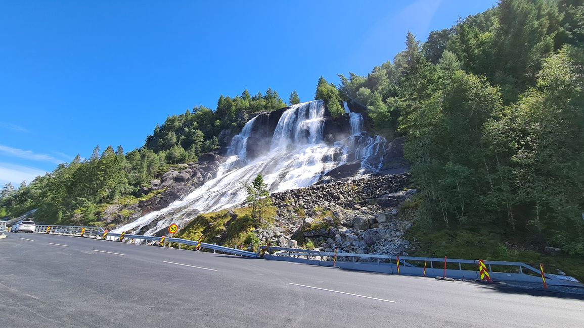 Furebergsfossen waterfall