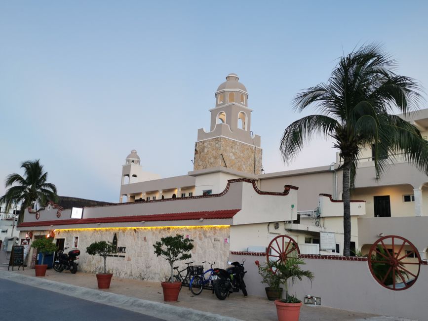'Viva la Mexico' - Puerto Morelos