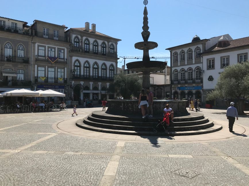 Fuente histórica en el casco antiguo de Ponte de Lima