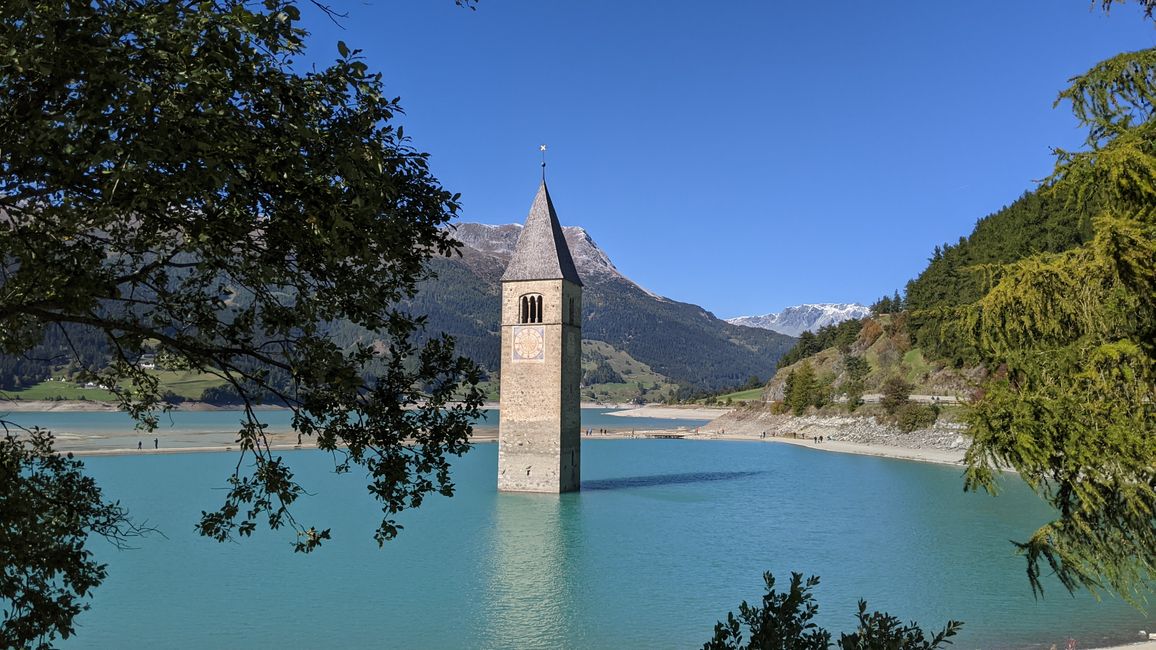Glockenturm im Reschensee