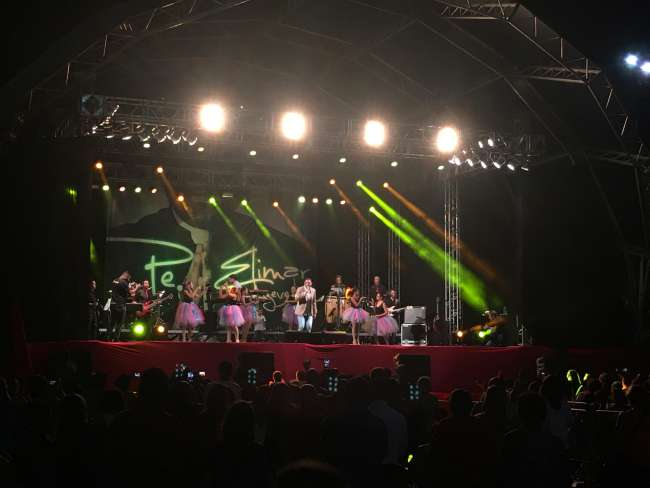 Volksfest mit Konzert in Sao Sebastiao