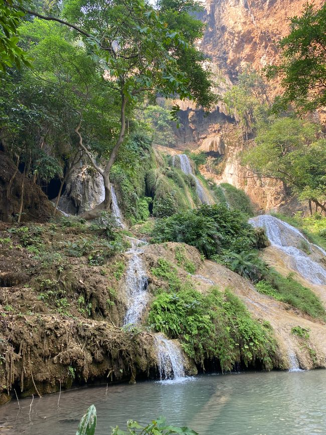04/02/2023 - The Hellfire Pass and the Erawan Waterfalls in Kanchanaburi