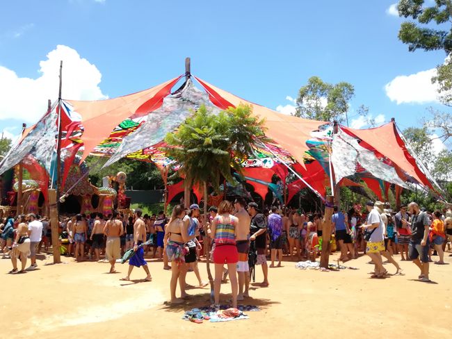 ReveillOz Festival Aldeia Outro Mundo (Brasilien)