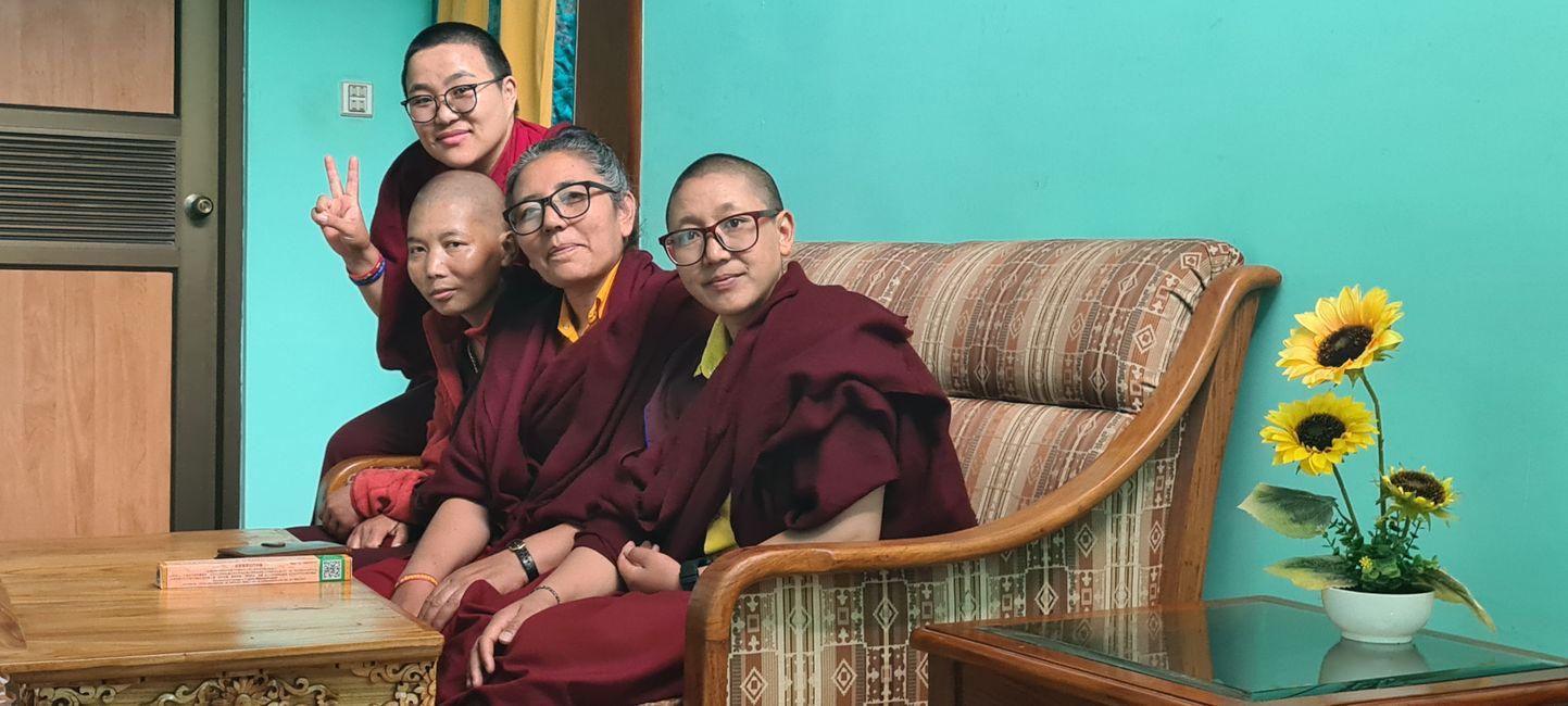 Reunion with the nuns from Ladakh