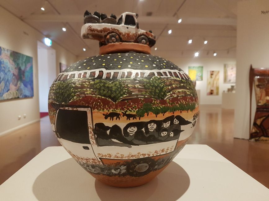 Aboriginal pottery art