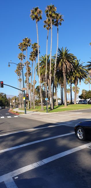 1번 고속도로에서 샌시미언(San Simeon)과 산타바바라(Santa Barbara) 방향