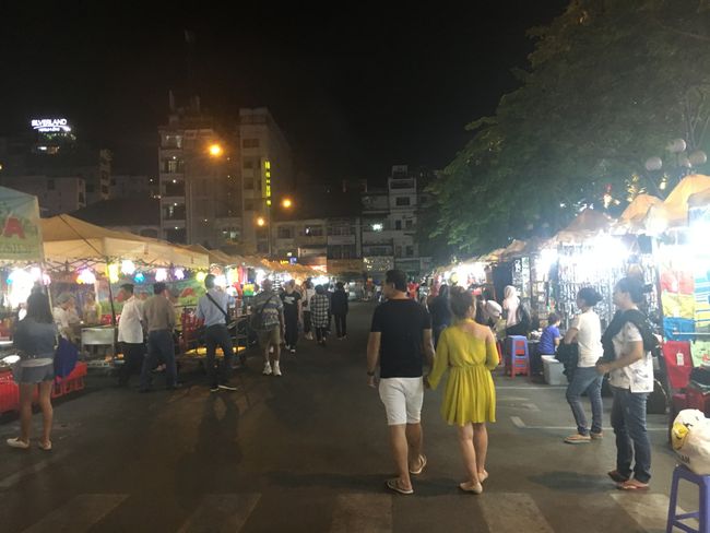 18.20 Uhr- Night Market