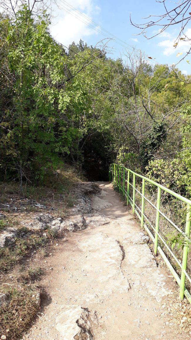 Der Eingang zu Bulgariens zweitgrößter Höhle.