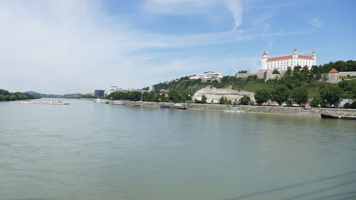 Bratislava, Burg und Donau